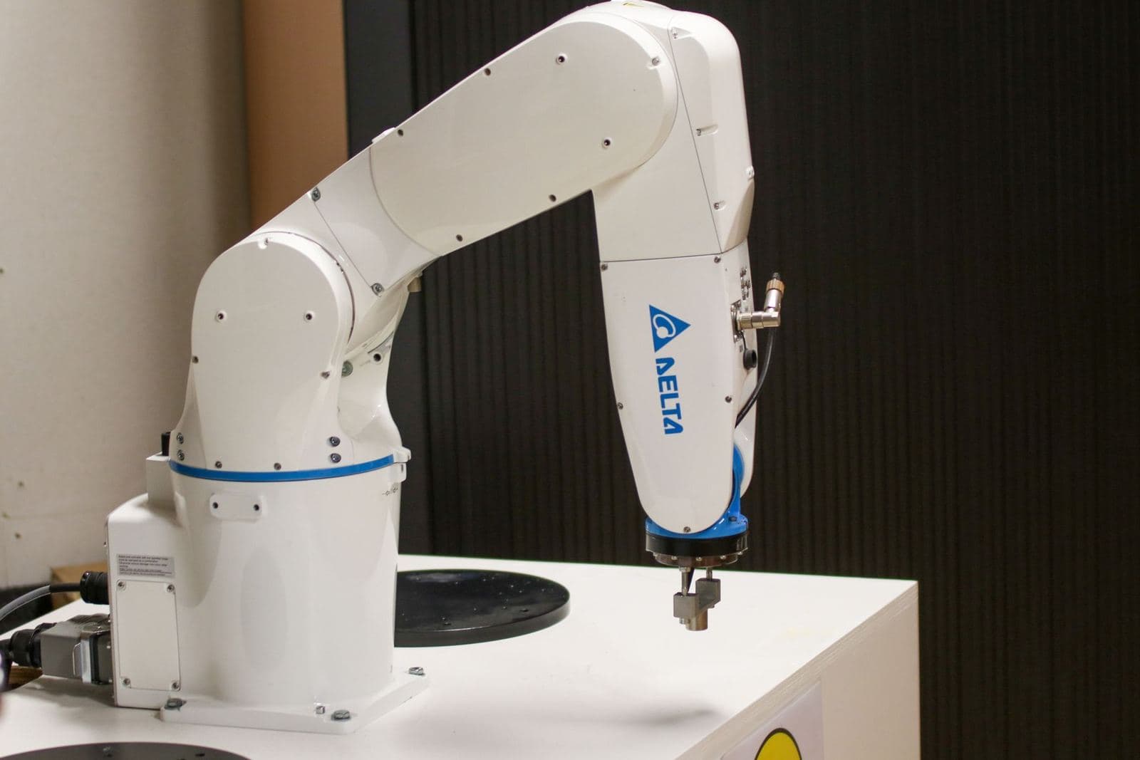 Bras robotisé en environnement industriel
